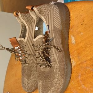 Steel toe shoes